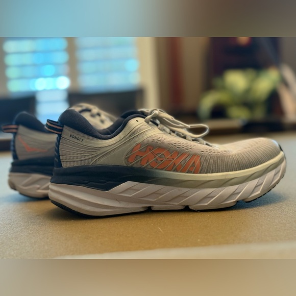 Hoka Bondi 7 - Picture 1 of 8